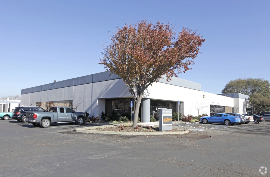 3955 Trust Way, Hayward, CA à louer - Photo de l’immeuble – Image 1 sur 10