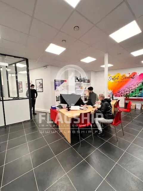 Plus de détails pour Local commercial à louer