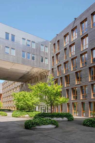 57 Rue Denuzière, Lyon à louer - Photo de l’immeuble – Image 3 sur 7