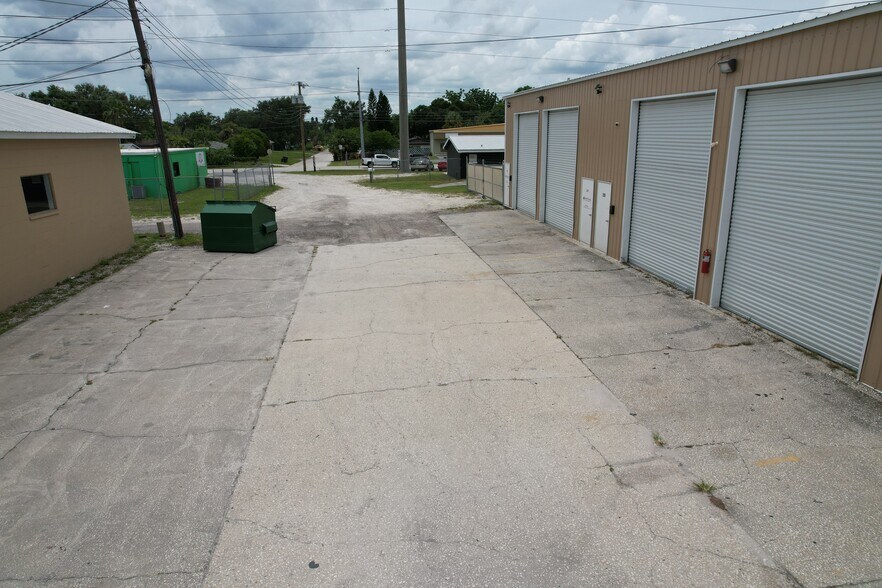 1704-1714 Combee portefeuille de 5 biens à vendre sur LoopNet.fr - Photo de l’immeuble – Image 3 sur 7