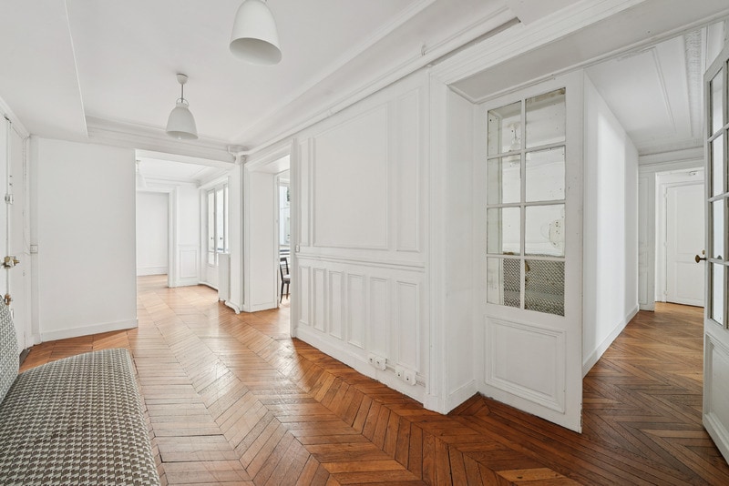 7 Rue D'Artois, Paris à louer - Photo de l’immeuble – Image 2 sur 9