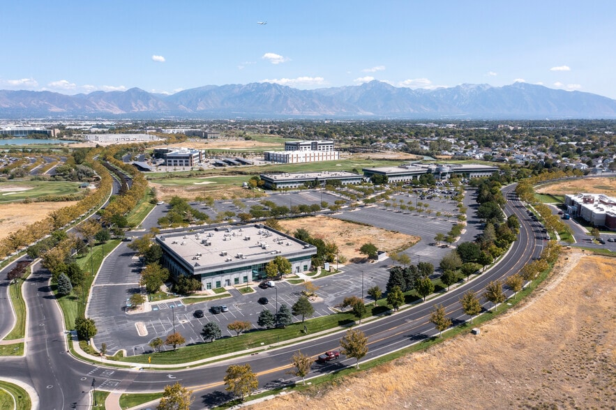 2737 S Corporate Park Dr, West Valley City, UT à vendre - Photo principale – Image 1 sur 9