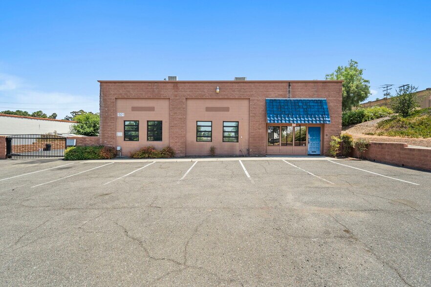 501 Industrial Way, Fallbrook, CA à vendre - Photo de l’immeuble – Image 3 sur 23