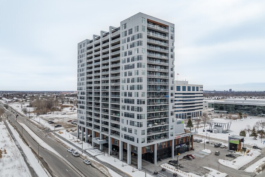 700 Blvd Du Carrefour, Gatineau, QC à louer - Photo de l’immeuble – Image 3 sur 5