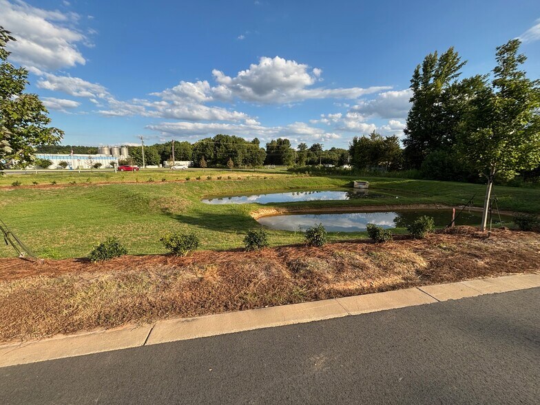 3405 Wesley Chapel Stouts Rd, Monroe, NC à louer - Photo de l’immeuble – Image 2 sur 25