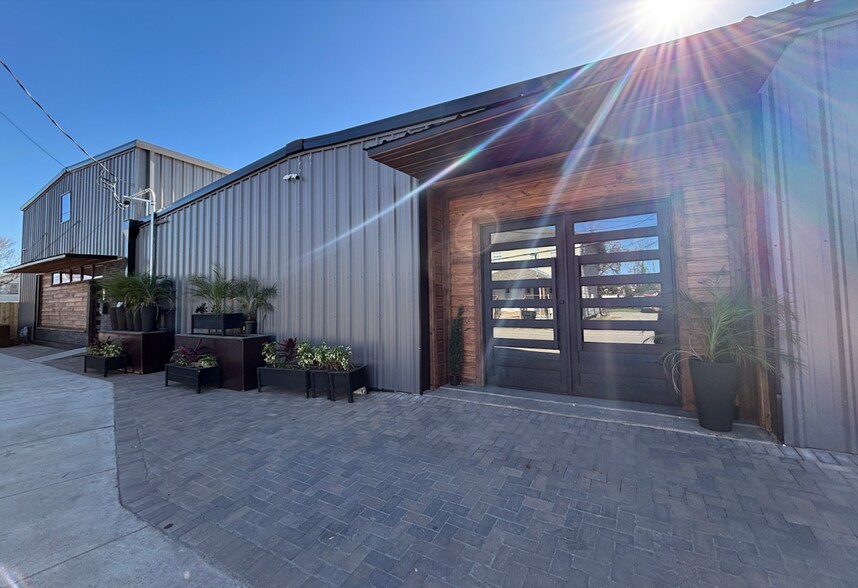 301 Adams St, Houston, TX à louer - Photo de l’immeuble – Image 1 sur 5