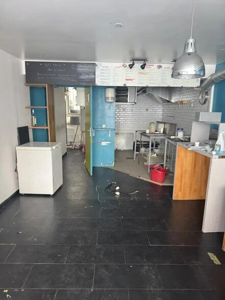16 Rue Du Faubourg Poissonnière, Paris à louer - Photo de l’immeuble – Image 3 sur 5