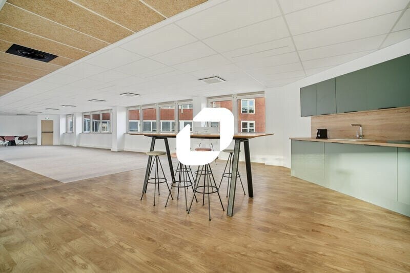 7 Rue Eugène Et Armand Peugeot, Rueil-Malmaison à louer - Photo de l’immeuble – Image 3 sur 19