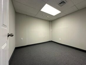 733-759 Memorial Ave, West Springfield, MA à vendre Photo intérieure– Image 2 sur 21