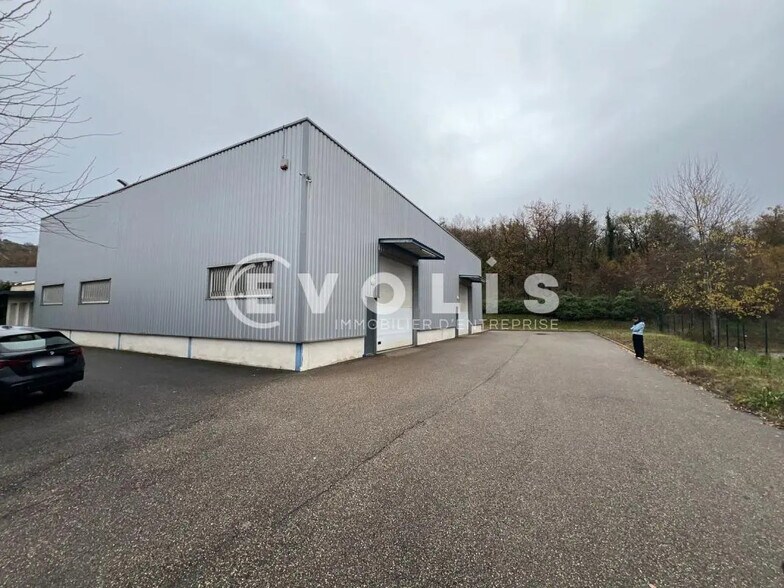 Bureau dans Millery à louer - Photo de l’immeuble – Image 3 sur 9