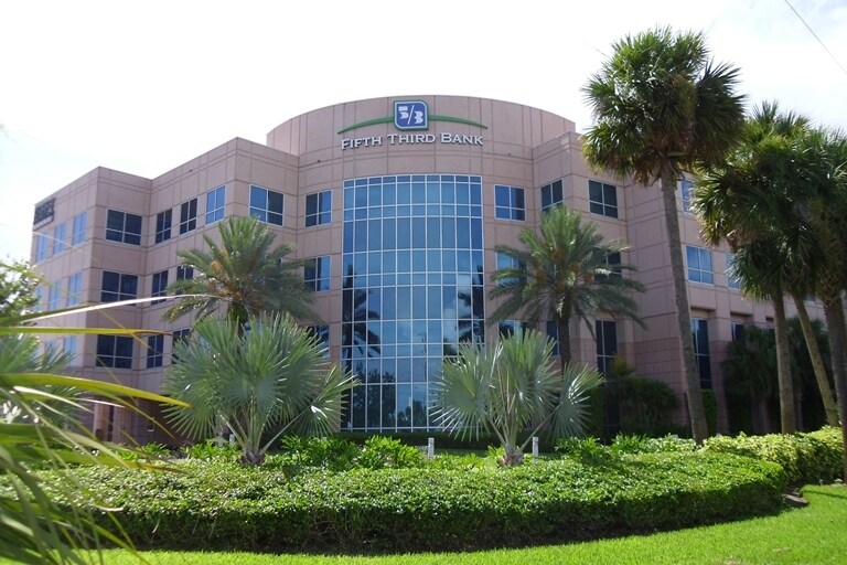 13350 Metro Pky, Fort Myers, FL à louer - Photo principale – Image 1 sur 8
