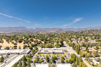 696 Hampshire Rd, Westlake Village, CA - VUE AÉRIENNE  vue de carte