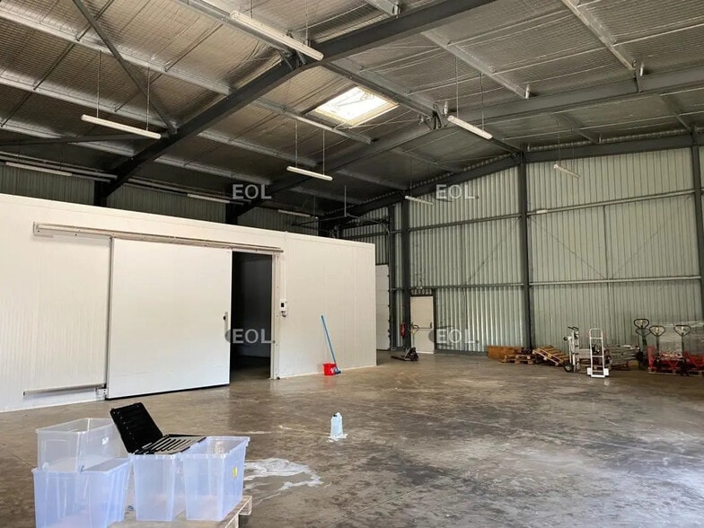 Local d’activités dans Cheval-Blanc à louer - Photo intérieure – Image 2 sur 5