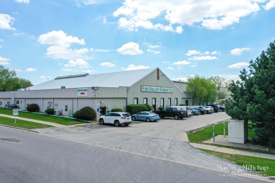 138 Pierce St, Aurora, IL à vendre - Photo de l’immeuble – Image 3 sur 10