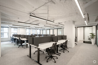 875 15th St NW, Washington, DC à louer Photo intérieure– Image 2 sur 9