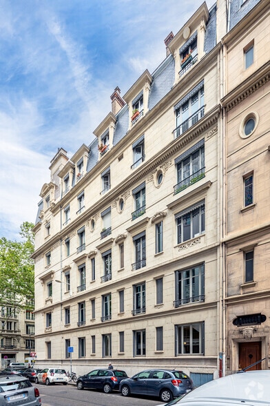 63 Avenue Maréchal De Saxe, Lyon à louer - Photo de l’immeuble – Image 2 sur 2