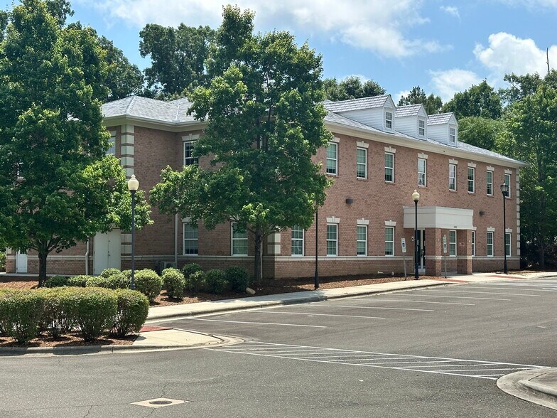 4102 Ben Franklin Blvd, Durham, NC à vendre - Photo de l’immeuble – Image 3 sur 20