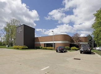 Plus de détails pour 3575 Forest Lake, Uniontown, OH - Bureau à louer