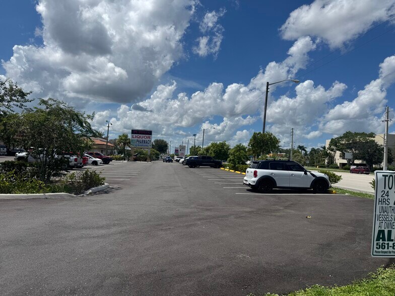 5750-5784 Okeechobee Blvd, West Palm Beach, FL à louer - Photo de l’immeuble – Image 3 sur 18