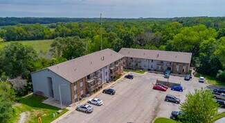 Plus de détails pour 3500 Grand Ave, Ames, IA - Logement à vendre
