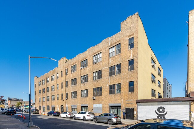 Plus de détails pour 109 Ingraham St, Brooklyn, NY - Bureau/Local commercial à louer