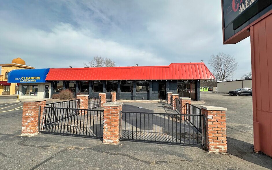 28990-29104 Orchard Lake Rd, Farmington Hills, MI à louer - Photo de l’immeuble – Image 2 sur 8