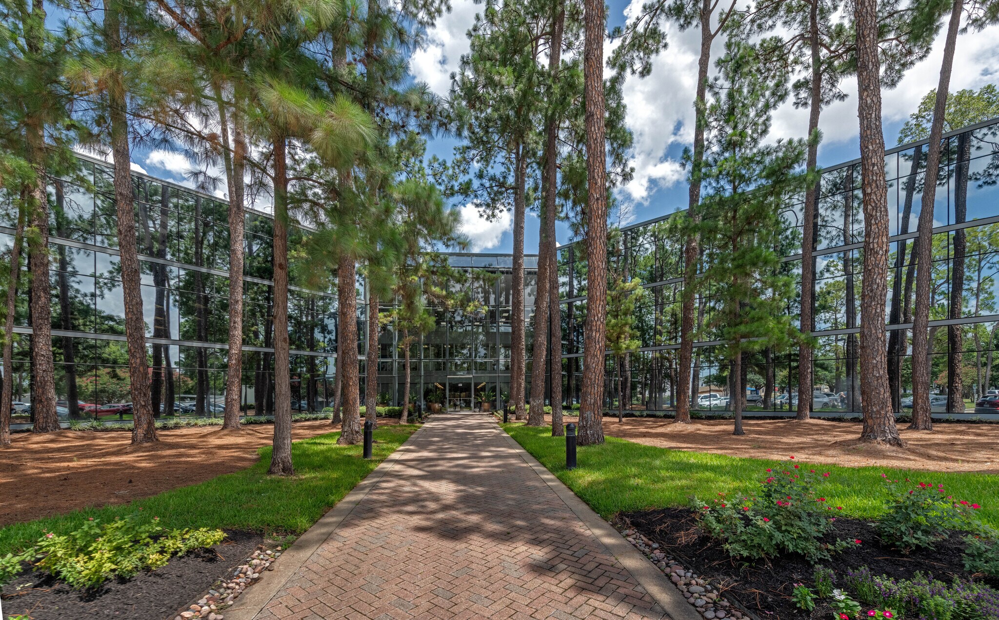 15990 N Barkers Landing Rd, Houston, TX à louer Photo principale– Image 1 sur 19