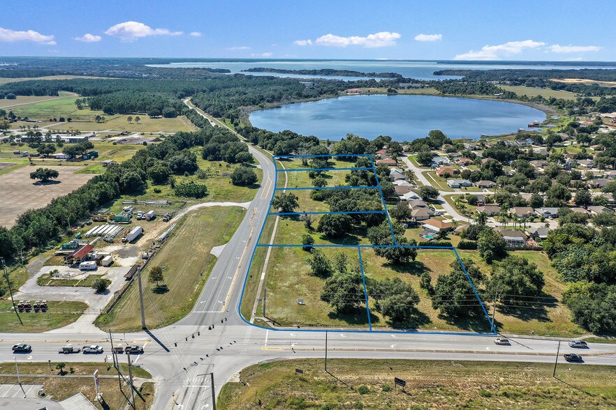 448 CR, Tavares, FL à vendre - Photo de l’immeuble – Image 2 sur 4