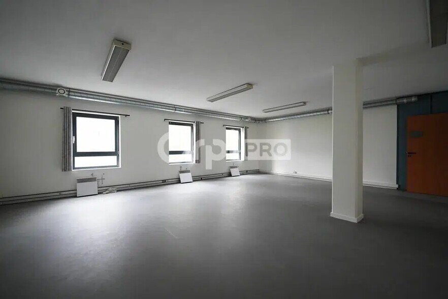 Bureau dans Villeurbanne à louer - Photo de l’immeuble – Image 2 sur 7