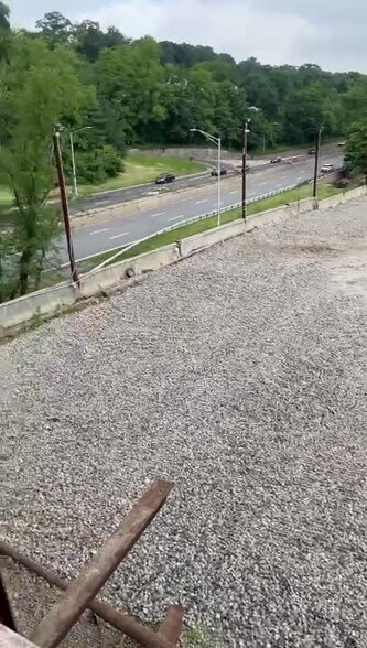 1 Harrison Ave, Yonkers, NY à louer - Vidéo sur l’annonce professionnelle – Image 2 sur 12