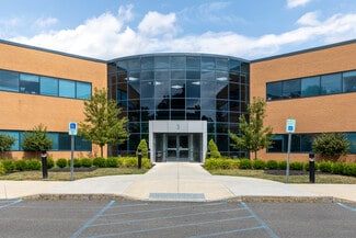 Plus de détails pour 3 Lear Jet Lane, Latham, NY - Bureau à louer