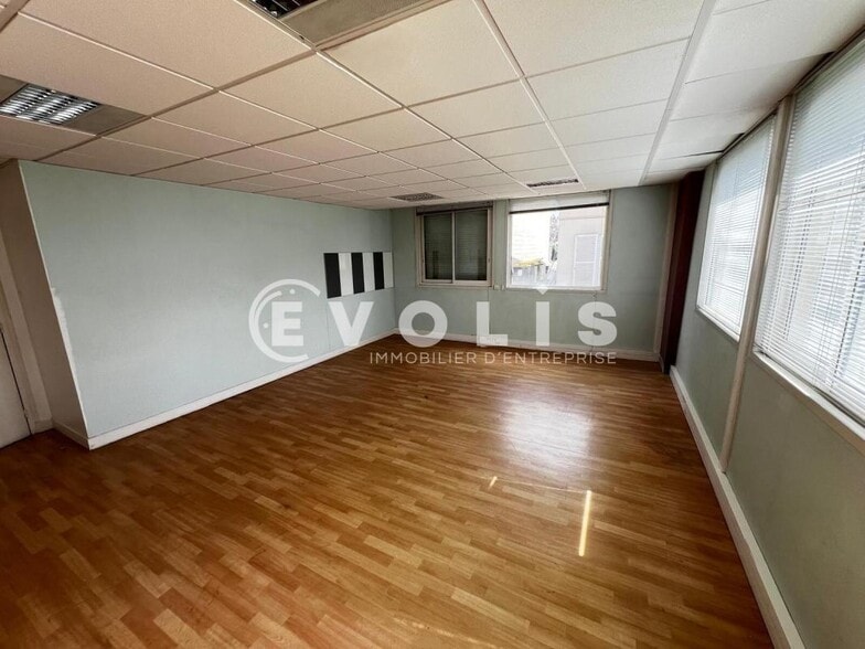 Bureau dans Wissous à louer - Photo intérieure – Image 2 sur 12
