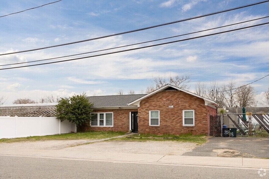385 Silver Ln, Oceanside, NY à vendre - Photo principale – Image 1 sur 7