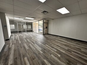 1533-1555 Prudential Dr, Dallas, TX à louer Photo de l’immeuble– Image 1 sur 13