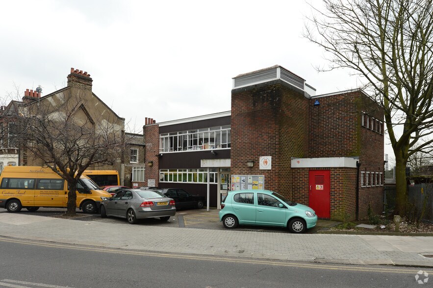 181 Mortimer Rd, Londres à louer - Photo de l’immeuble – Image 2 sur 4