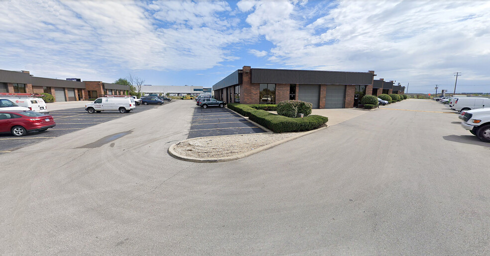 100-142 Touhy Ct, Des Plaines, IL à louer - Photo de l’immeuble – Image 1 sur 3