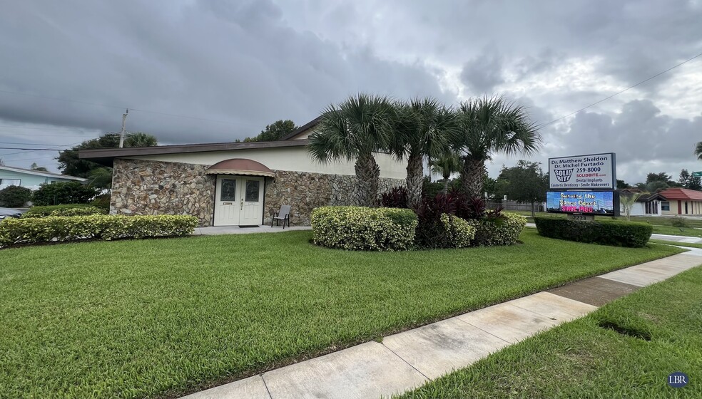 2211 Sarno Rd, Melbourne, FL à louer - Photo principale – Image 1 sur 13