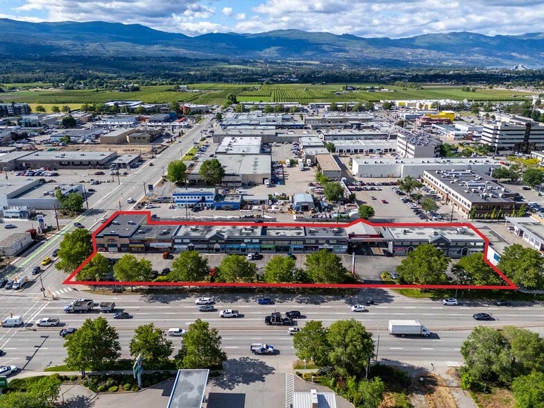 1767 Harvey Av, Kelowna, BC à louer - Photo principale – Image 1 sur 4