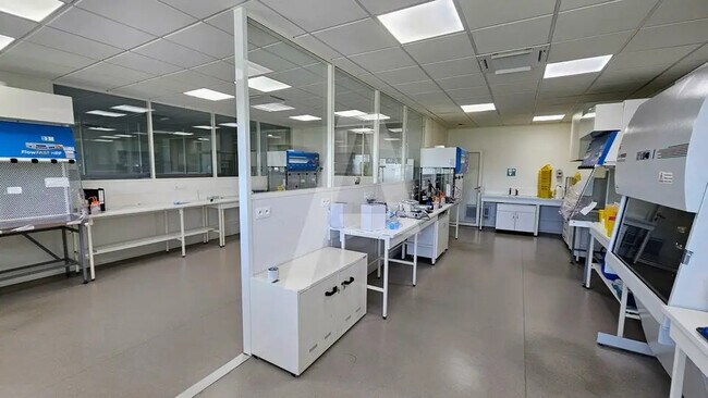 Plus de détails pour Bureau à vendre