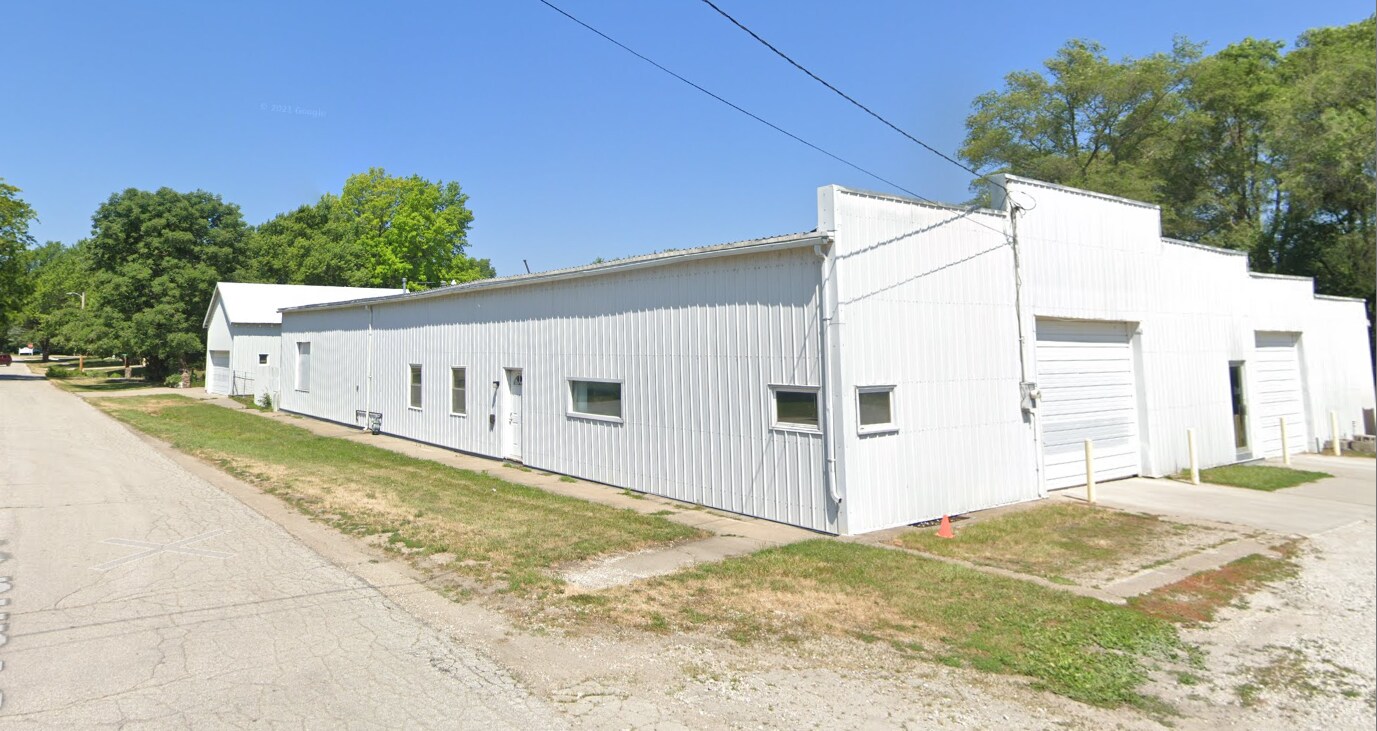 325 Grand St, Van Meter, IA à vendre Photo de l’immeuble– Image 1 sur 9