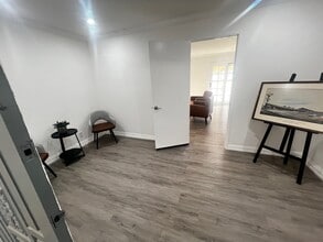 18582 Beach Blvd, Huntington Beach, CA à louer Photo intérieure– Image 1 sur 2