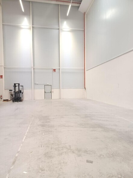 Industriel/Logistique dans Dos Hermanas, Sevilla à louer - Photo de l’immeuble – Image 2 sur 10