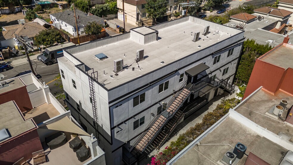 13846 Moorpark St, Sherman Oaks, CA à vendre - Photo de l’immeuble – Image 3 sur 15