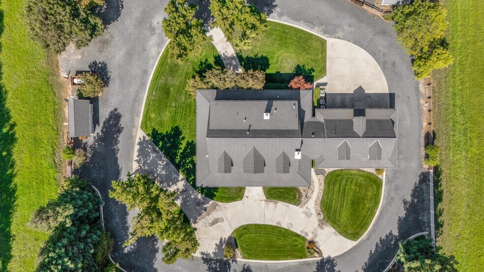 30999 Grooms Rd, Oakdale, CA à vendre - Photo de l’immeuble – Image 2 sur 89