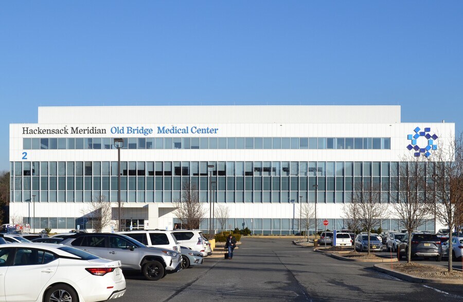 2 Hospital Plz, Old Bridge, NJ à louer - Photo de l’immeuble – Image 1 sur 20