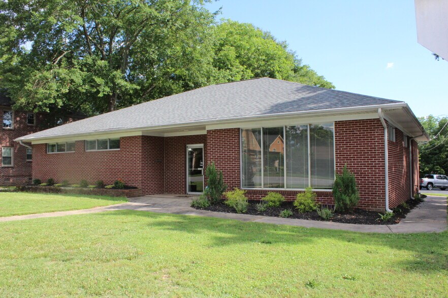 309 W Poinsett St, Greer, SC à louer - Photo de l’immeuble – Image 1 sur 9