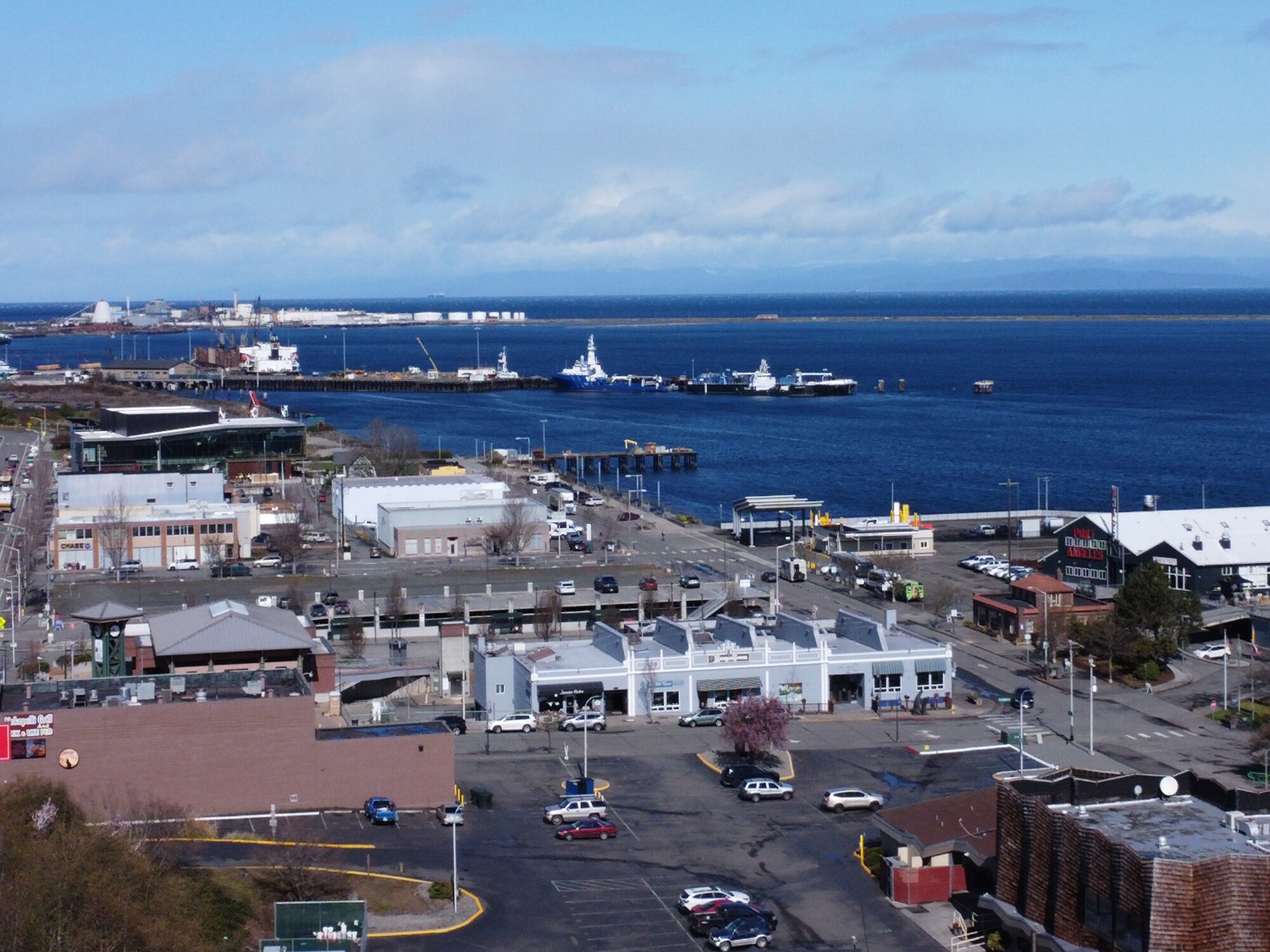 222 N Lincoln St, Port Angeles, WA à louer Photo principale– Image 1 sur 24