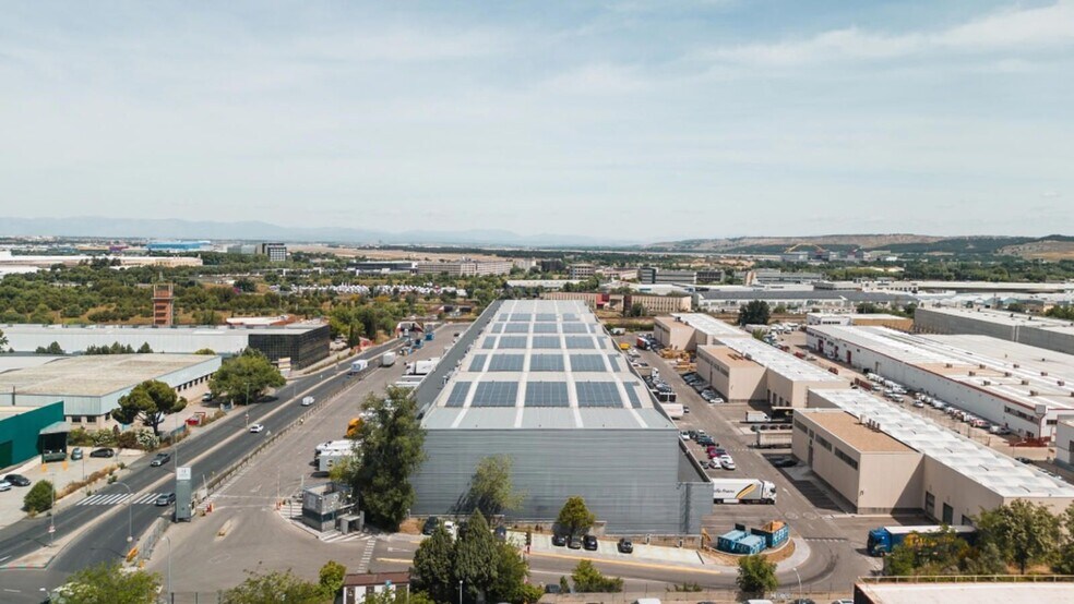 Industriel/Logistique dans Coslada, Madrid à louer - Photo de l’immeuble – Image 1 sur 4