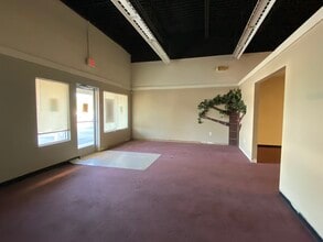 401 SW 1st St, Paoli, IN à louer Photo intérieure– Image 2 sur 8