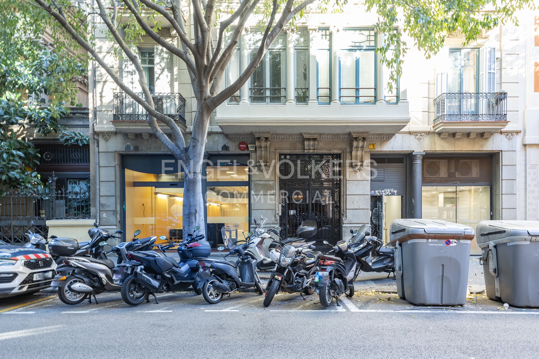 Bureaux/Local commercial dans Barcelone, Barcelona à louer Photo intérieure– Image 1 sur 36